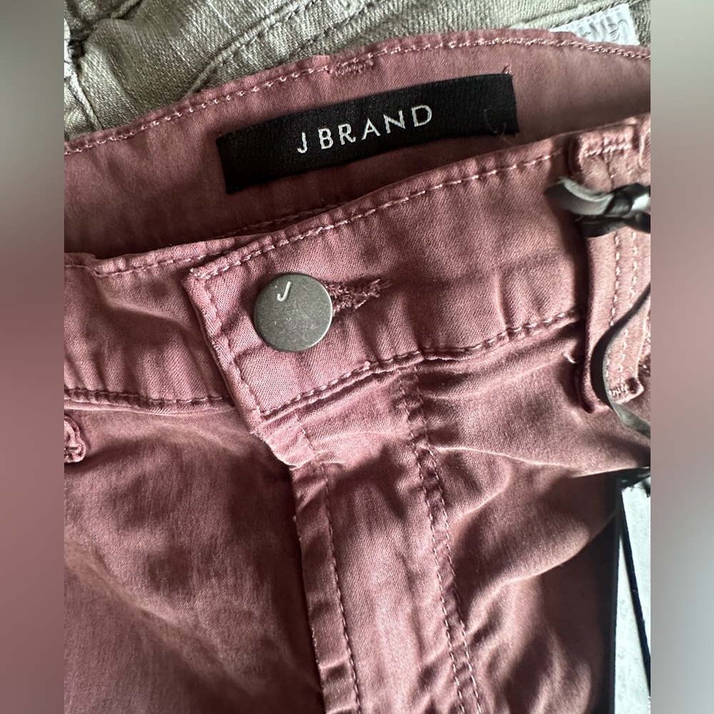 NWT. Size 28. J Brand Mid-Rise Super Skinny Luxe Sateen Pants - Imperial (mauve) - Picture 9 of 11